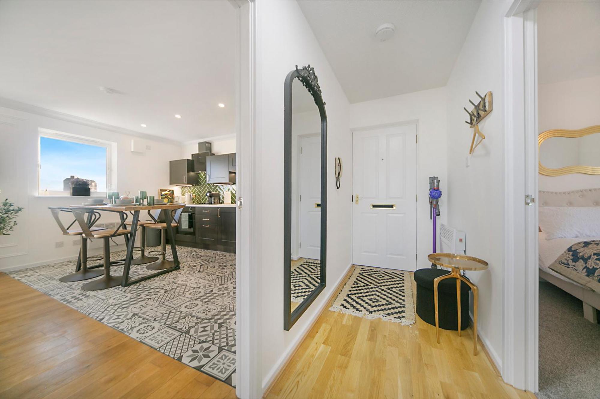 Bohemian Raphsody ✪ Grampian Lettings Ltd Apartamento